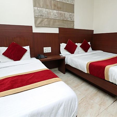 Hotel Toto International Dx นิวเดลี ภายนอก รูปภาพ
