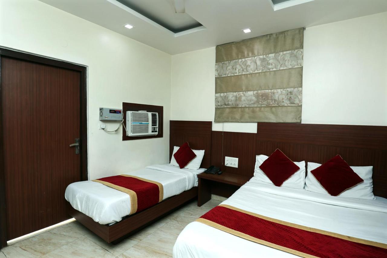 Hotel Toto International Dx นิวเดลี ภายนอก รูปภาพ