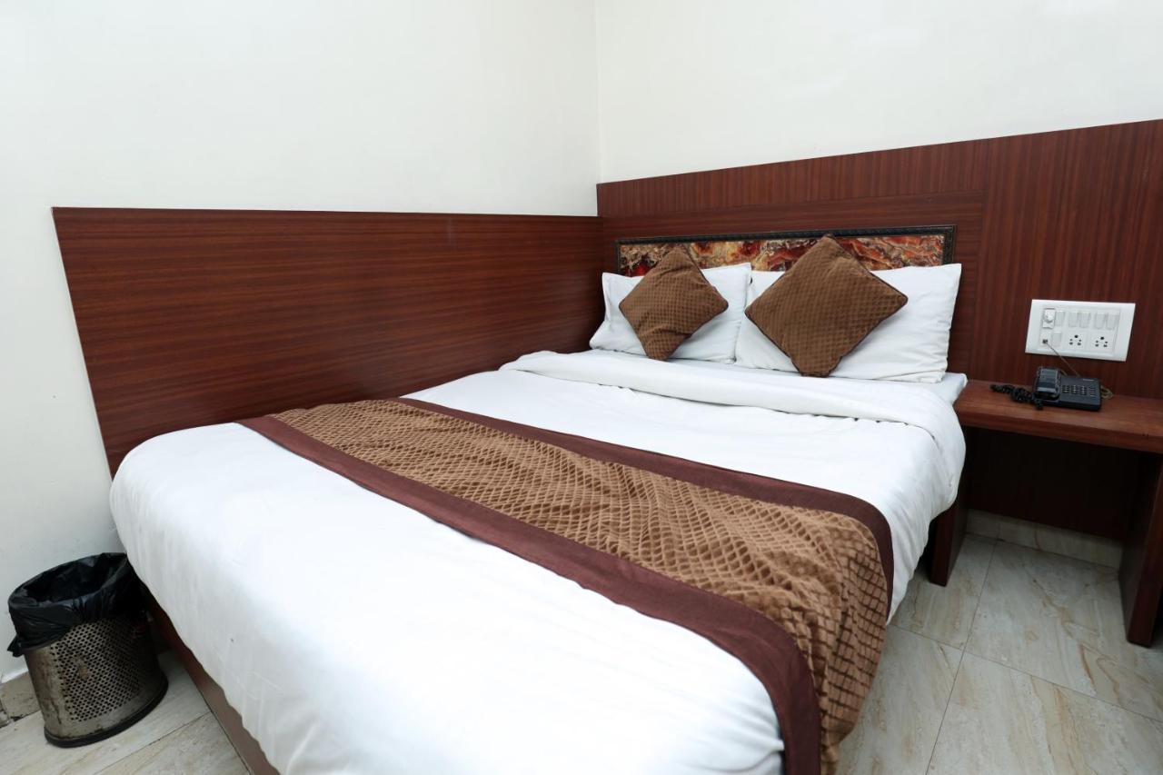 Hotel Toto International Dx นิวเดลี ภายนอก รูปภาพ